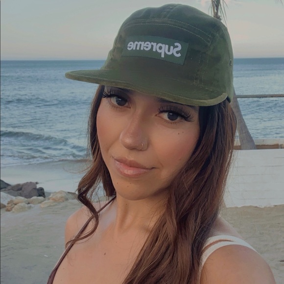 Meet your Posher, Danna - Picture 1 of 1